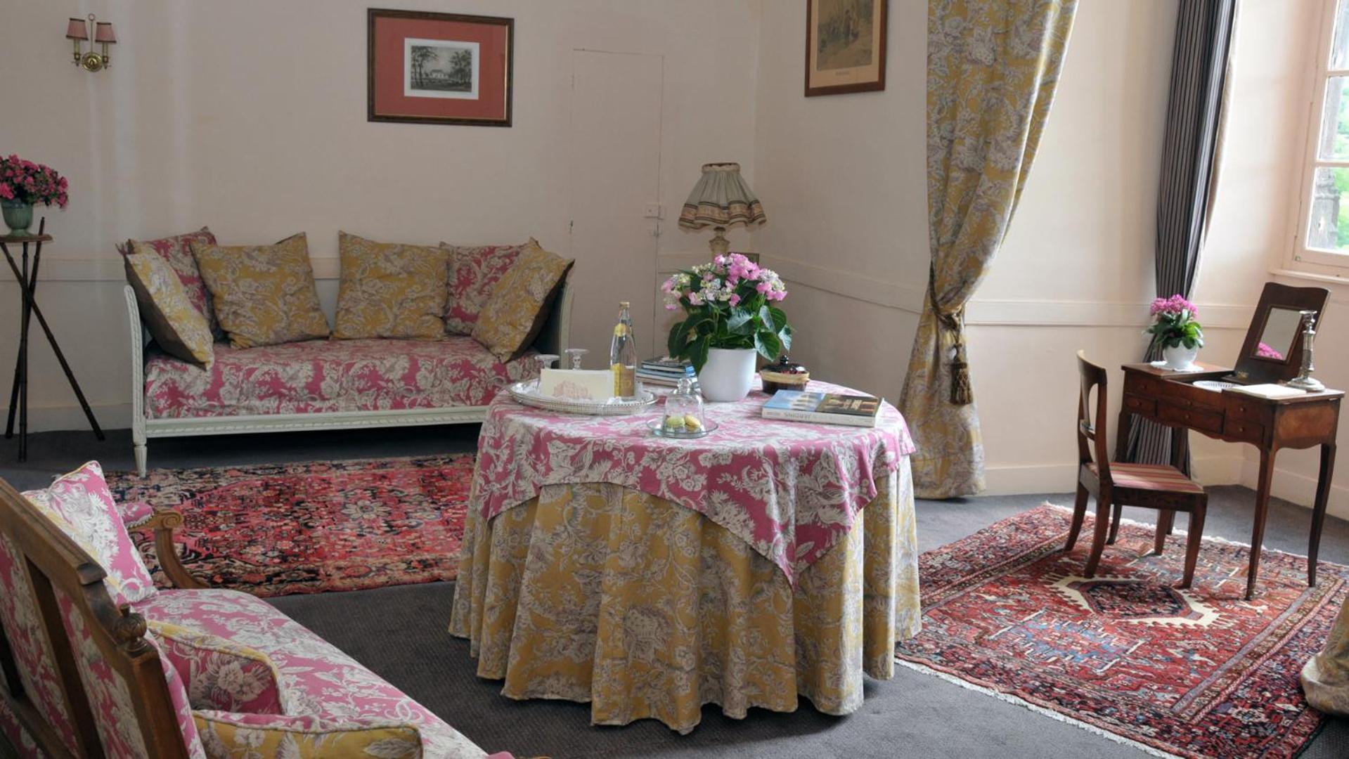 Chateau Royal De Saint-Saturnin Екстериор снимка