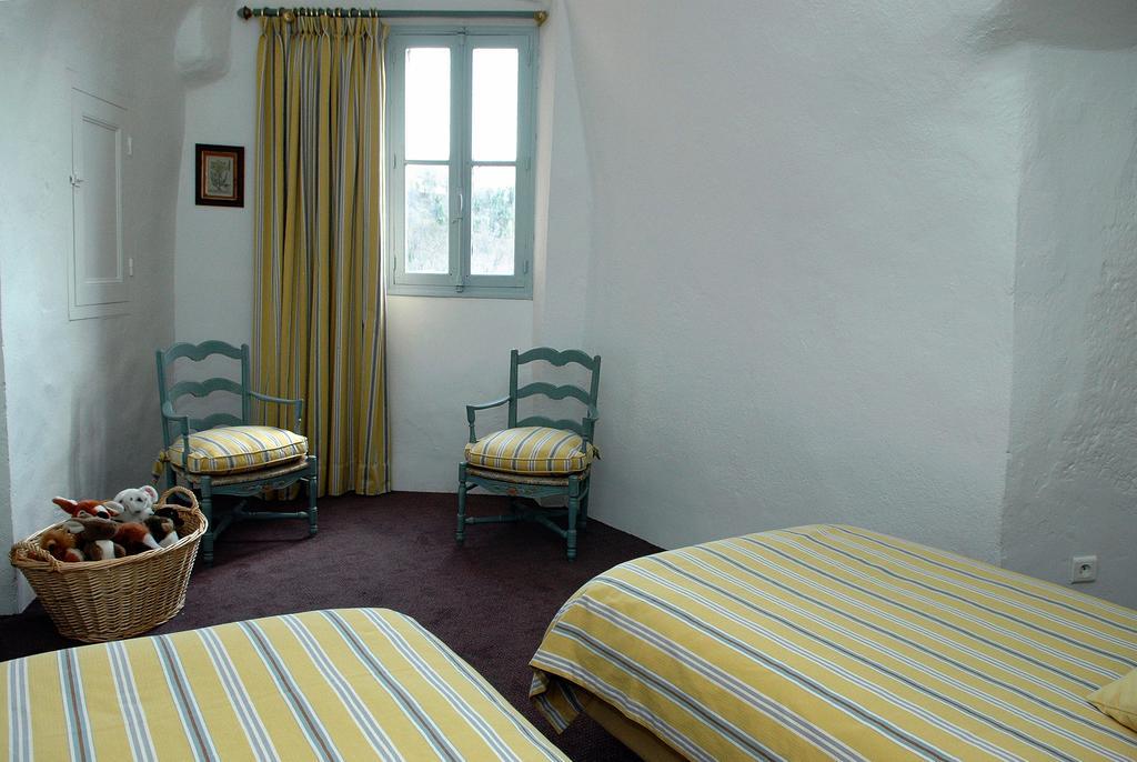 Chateau Royal De Saint-Saturnin Екстериор снимка